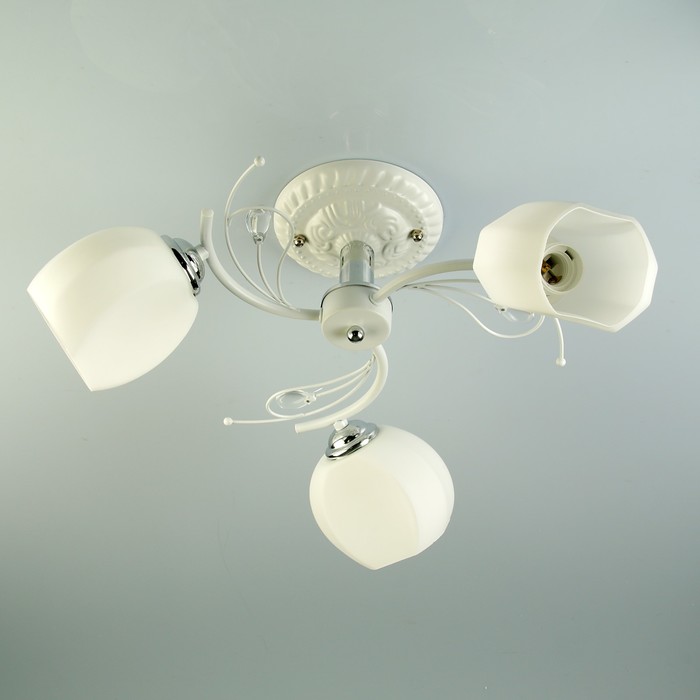 Люстра E060-3 "Бернадайн" E27 3х40Вт белый 66х33х23 см