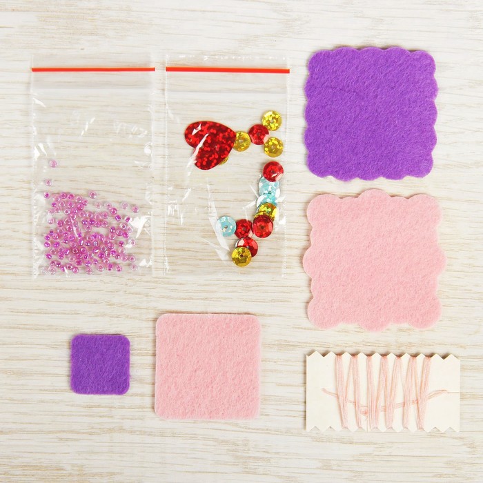 Набор для изготовления кулона из фетра "Принцесса Марта"