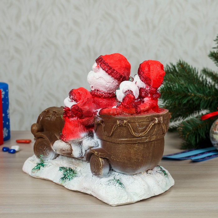 Статуэтка "Медведи на машине", микс