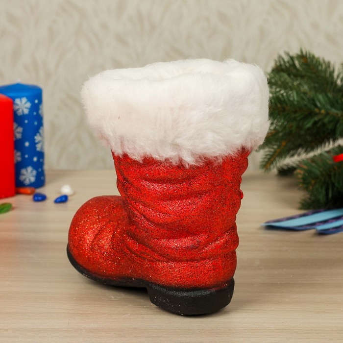 Фигурное кашпо "Новогодний сапог"