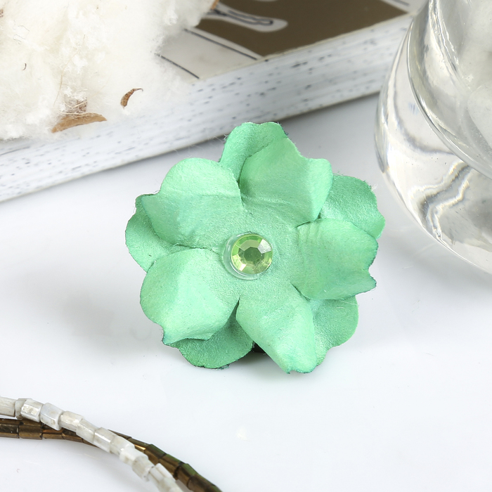 Декор для творчества "Зелёные цветочки со стразами" (набор 9 шт) 3х3 см