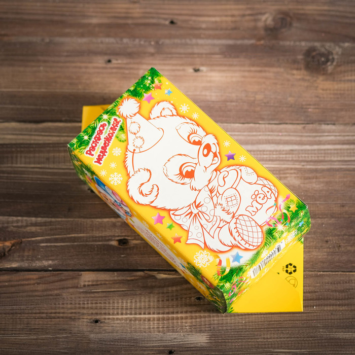 Подарочная коробка "Мишка бурый", конфета большая, сборная, 9,8 х 7 х 17,8 см