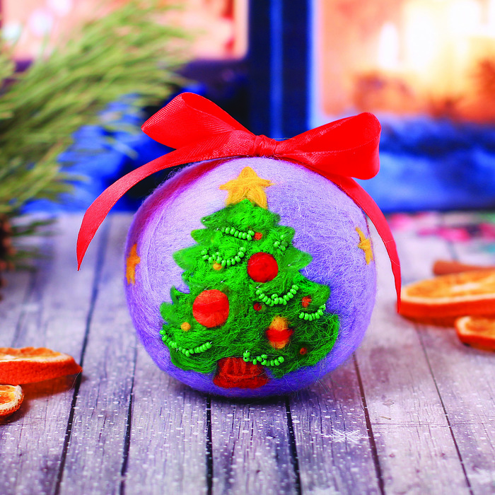 Новогодний шар из шерсти "Елочка"