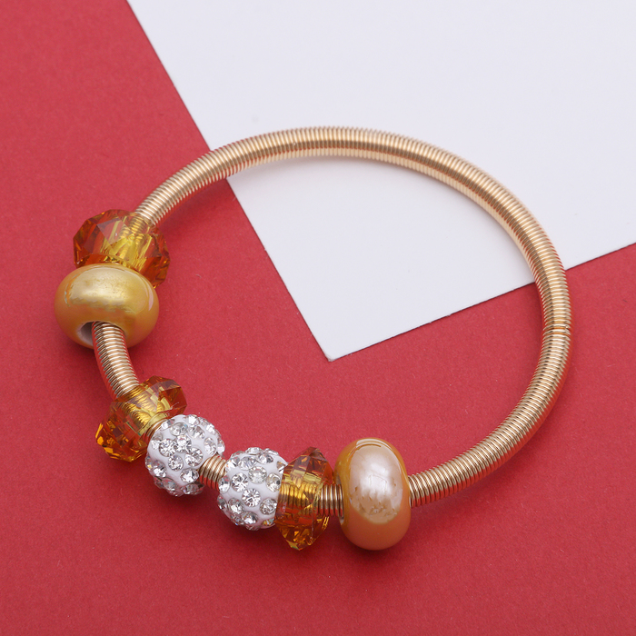 Браслет "Марджери" на резинке, бусины, цвет бело-золотой