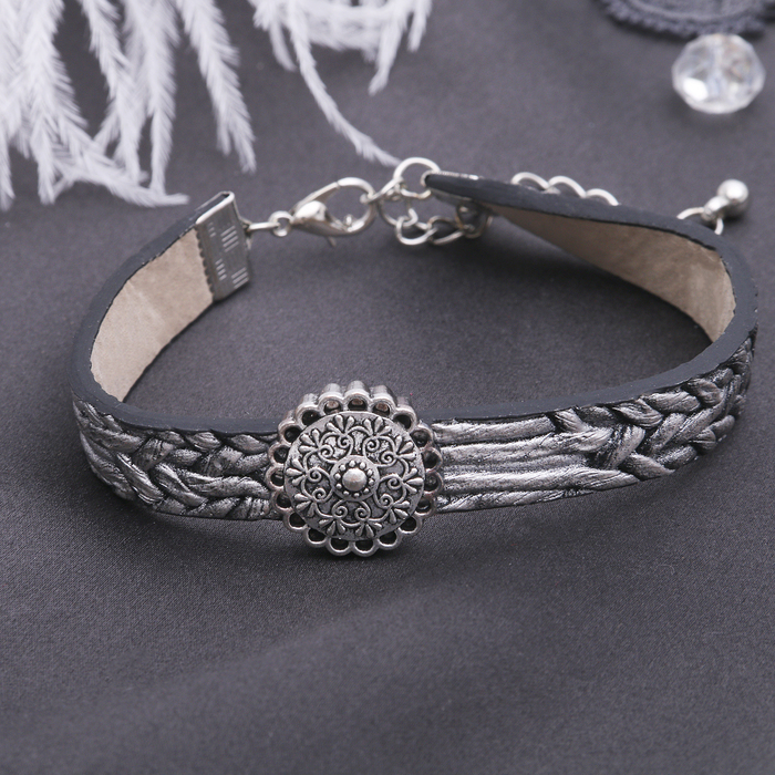 Браслет кожа "Настроение" цветок, резной, цвет серый в серебре