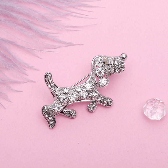 Брошь "Спаниель",цвет белый в серебре