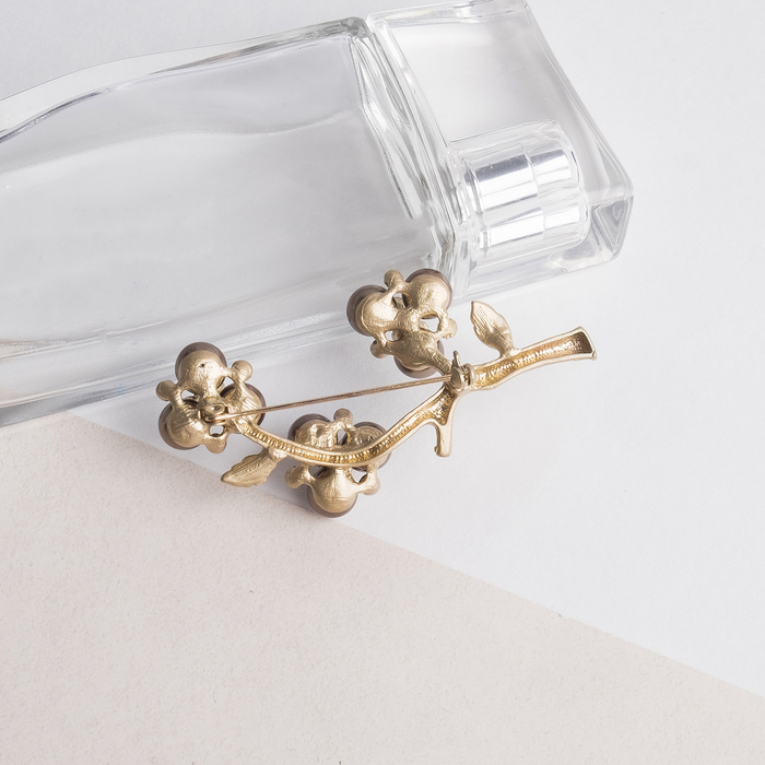 Брошь "Рябина", цвет коричневый в матовом золоте