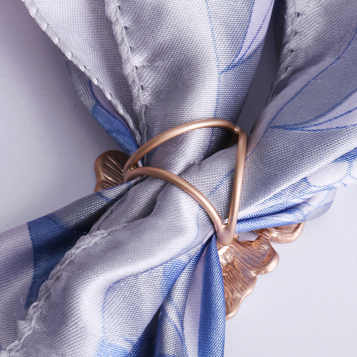 Кольцо для платка "Незабудка", цвет сине-голубой в матовом золоте