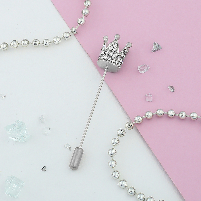Булавка "Корона" маленькая, 7см, цвет белый в матовом серебре