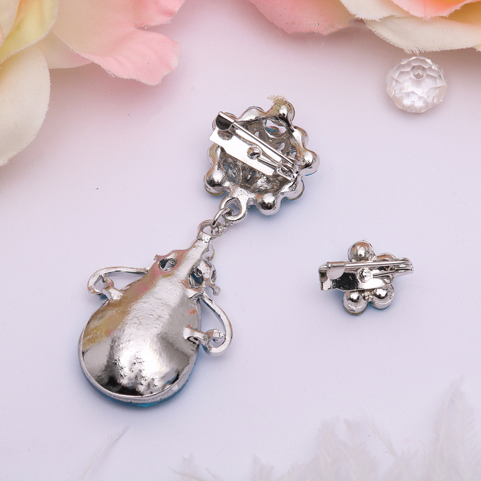 Брошь "Капля" с цветочком, цвет бирюзовый в серебре