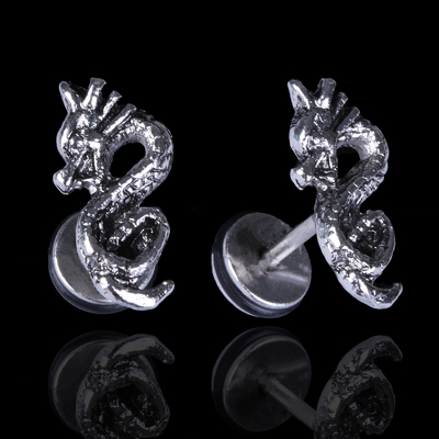 Пирсинг в ухо "Дракон", цвет серебро