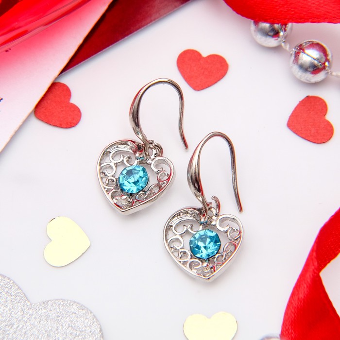 Серьги со стразами "Сердце" ажурное, цвет голубой в серебре
