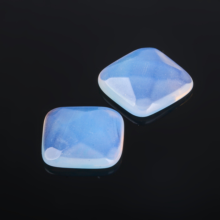 Кабошон "Лунный камень" квадрат граненый 18*18мм (набор 2шт)