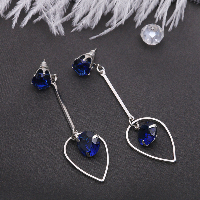 Серьги висячие со стразами "Капля" с кристаллом, цвет синий в серебре