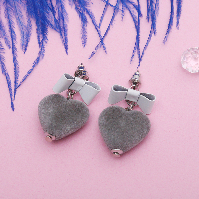 Серьги ассорти "Сердце" с бантом, объёмное, цвет бело-серый