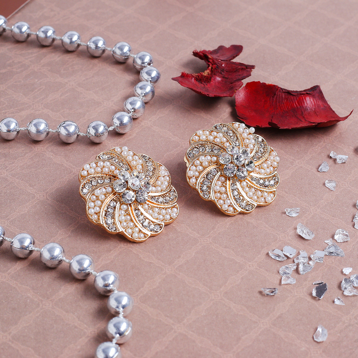 Клипсы "Цветок" распустившийся бутон, цвет белый в золоте