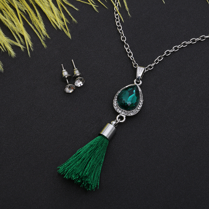 Гарнитур 2 предмета: серьги кулон "Кисть" капля, цвет бело-изумрудный в серебре, 50см