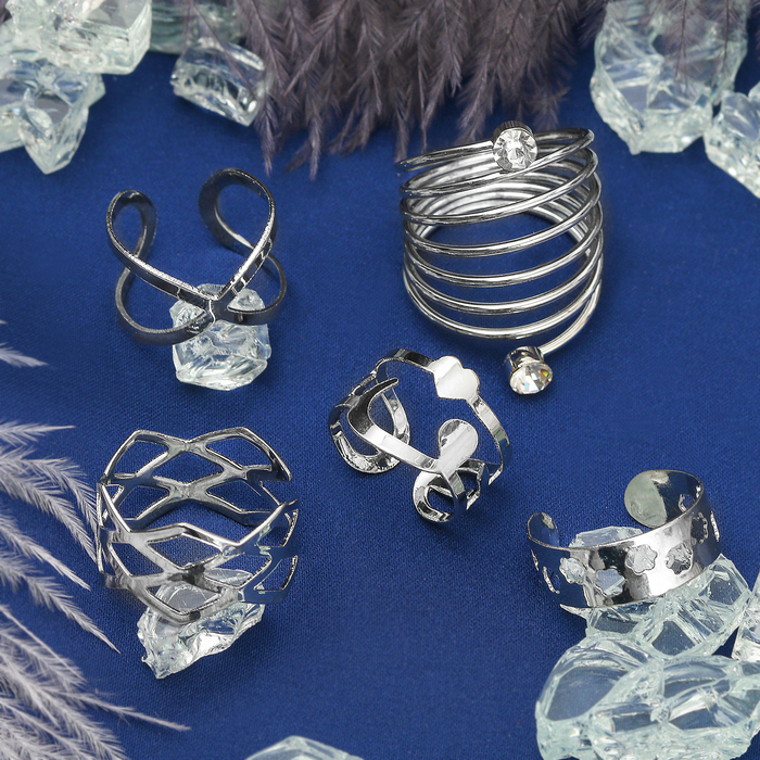 Кольцо набор 5 штук "Ассорти" блеска с кристаллами, цвет серебро, безразмерные