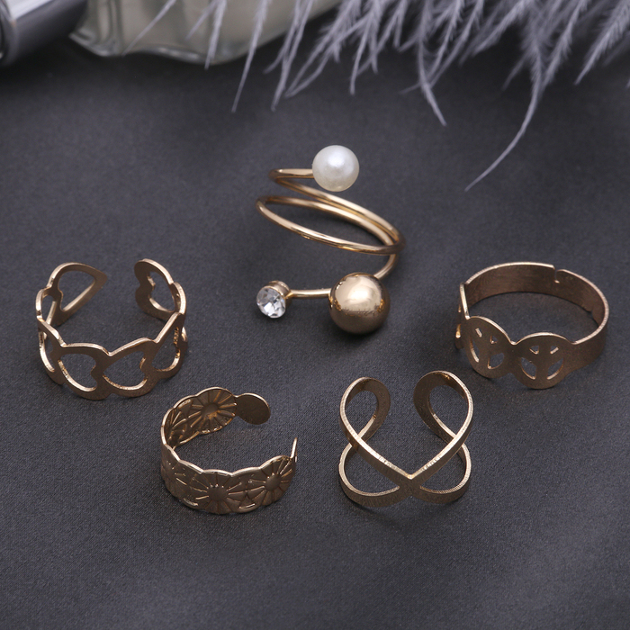 Кольцо набор 5 штук "Ассорти" бусины, цвет белый в золоте, безразмерные