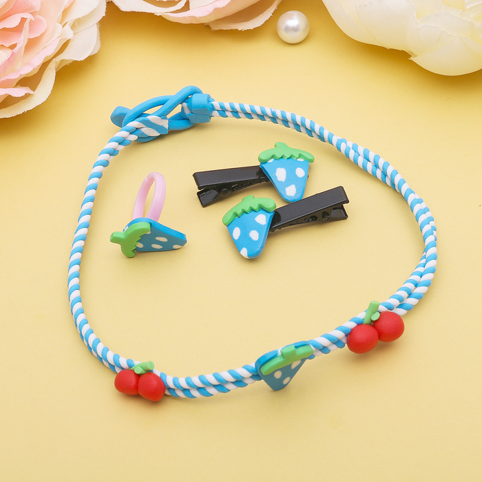 Комплект детский "Выбражулька" 4 предмета: 2 заколки, чокер, кольцо, ягодки, цвет МИКС