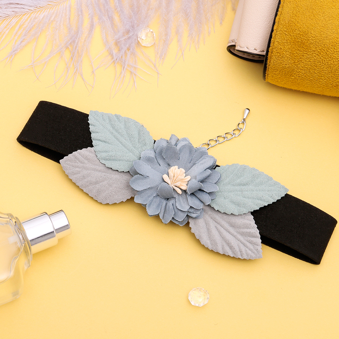 Чокер "Флоренция" цветок, цвет серо-зелёный в чёрном