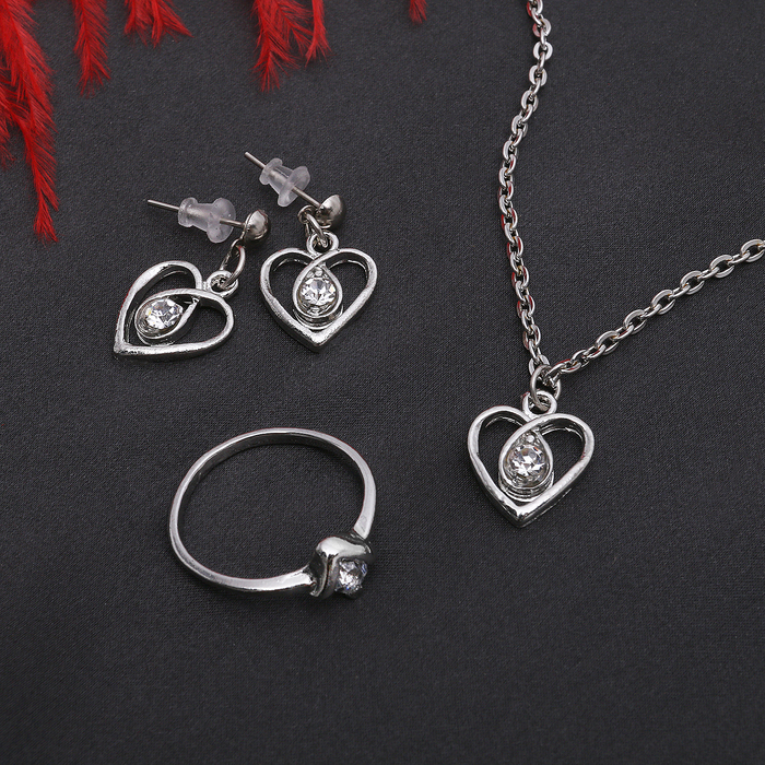 Гарнитур 3 предмета: серьги, кулон, кольцо размер МИКС 16-18 "Сердце", цвет белый в серебре, 40см