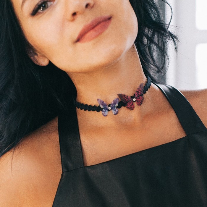 Чокер Butterfly дуэт, цвет розово-синий в чёрном