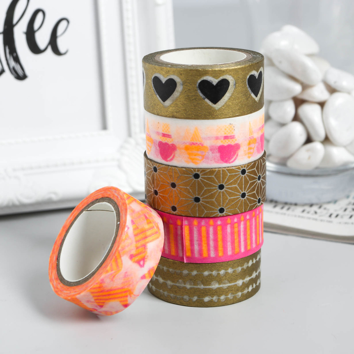 Клейкая лента декоративная бумажная "Рисунки на золотом" 1,5 см намотка 5 метров МИКС