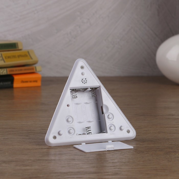 Электронные часы-будильник пирамида, мультиподсветка, температура, дата 3ААА, 10*9,6см