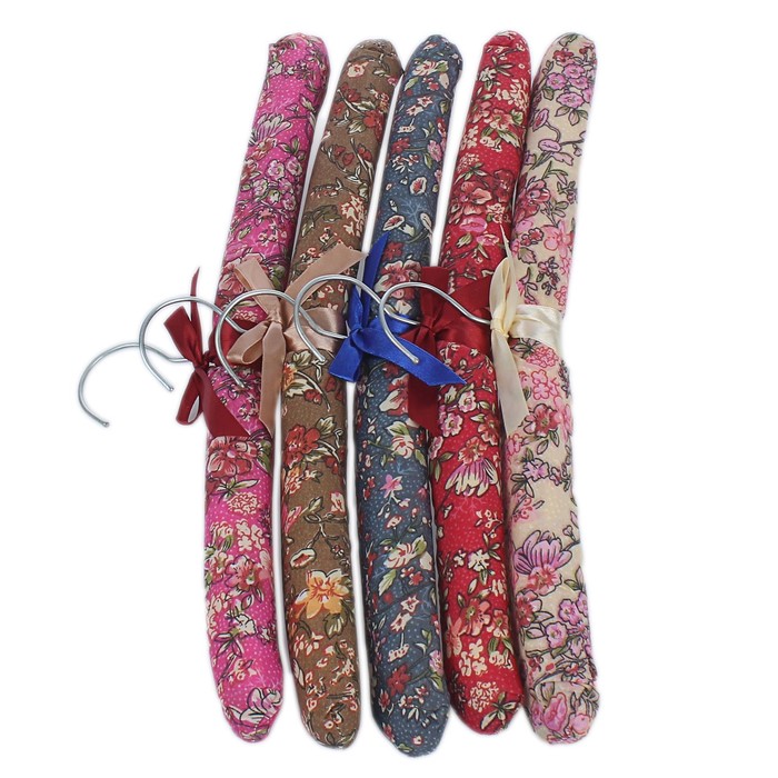 Вешалка мягкая размер 40-42 "Цветочная поляна", цвет МИКС