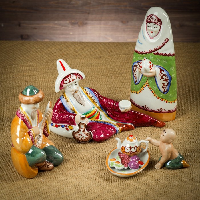 Сувенир "Семья" фарфор, ручная работа