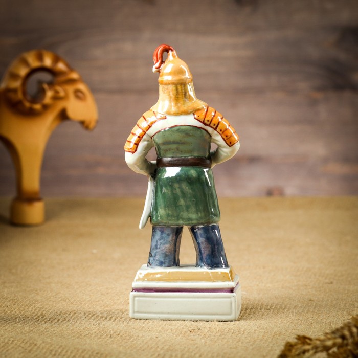 Сувенир "Воин" фарфор, ручная работа