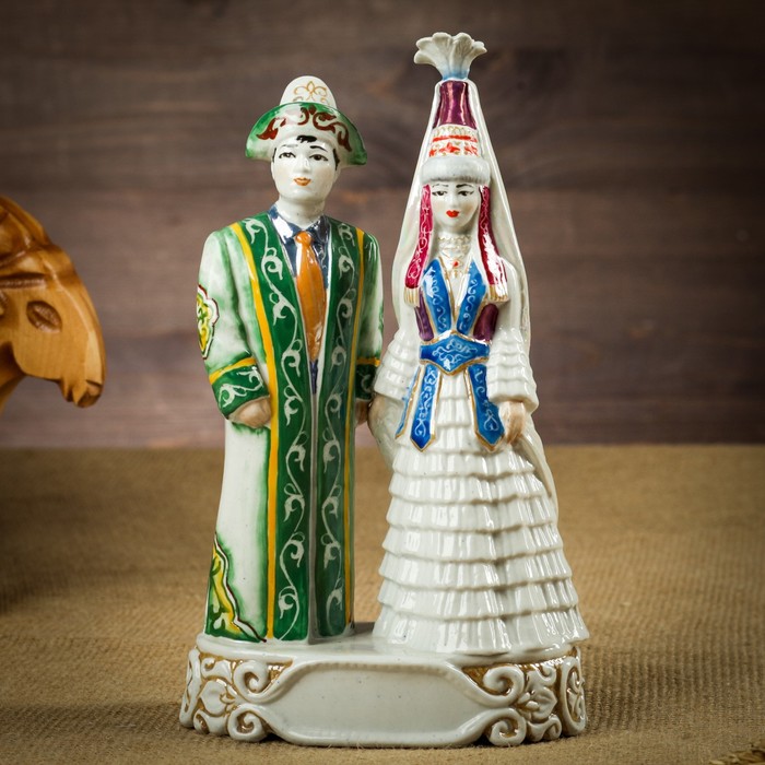 Сувенир "Свадебный" фарфор, ручная работа