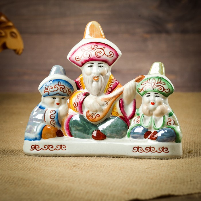 Сувенир "Айтыс" фарфор, ручная работа