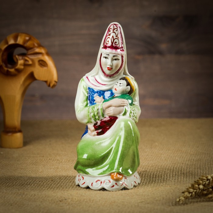 Сувенир "Материнство" фарфор, ручная работа