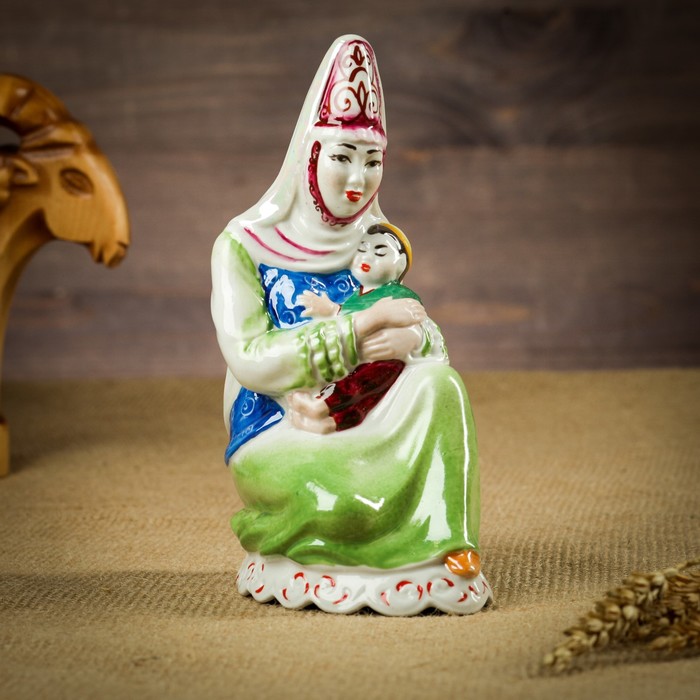 Сувенир "Материнство" фарфор, ручная работа