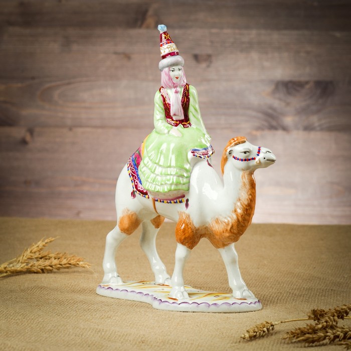 Сувенир "Невеста на верблюде" фарфор, ручная работа