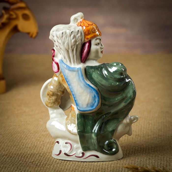 Сувенир "Батыр" фарфор, ручная работа