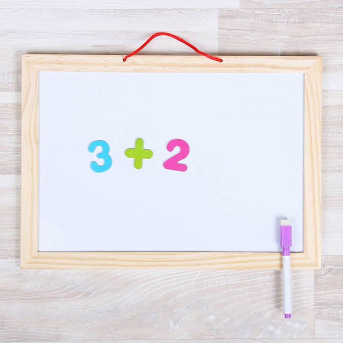 Доска магнитная двусторонняя , 35 × 24,5 см, в наборе магниты, маркер, мел, губка