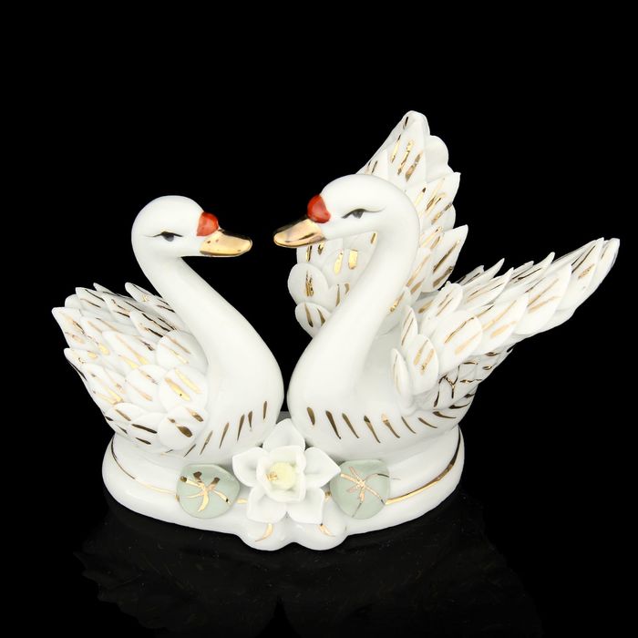 Сувенир "Два лебедя. Перья"
