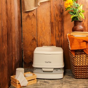 

Биотуалет жидкостный Porta Potti Qube 145, нижний бак 12 л, верхний бак 15 л