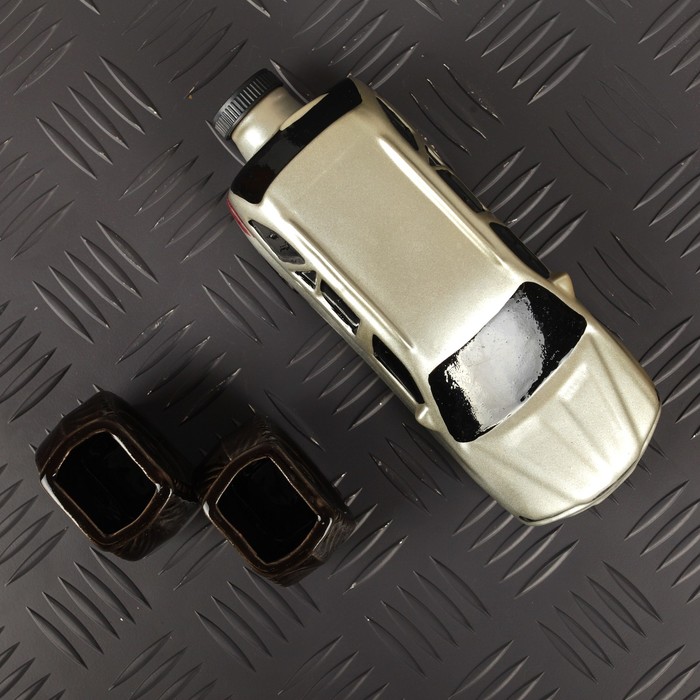 Коньячный набор "Внедорожник №3" 3 предмета, белый 250 мл, 2 рюмки