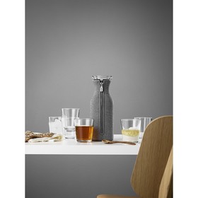 

Графин Fridge в неопреновом текстурном чехле 1 л темно-серый