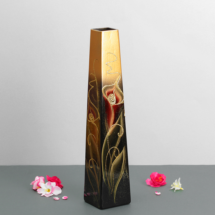 Ваза "Пирамида" чёрно-золотая