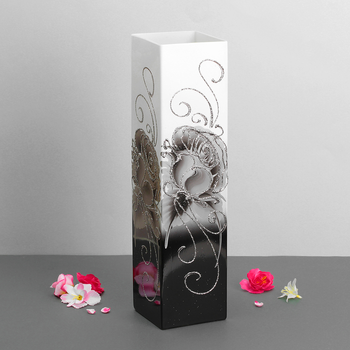 Ваза "Роза" квадратная, чёрно-белая