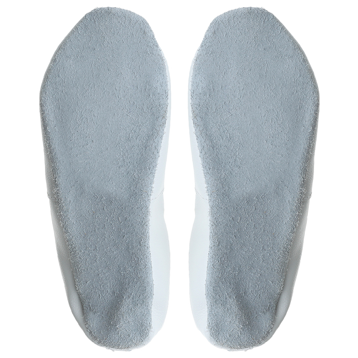 Чешки из натуральной кожи, длина по стельке 19 см, цвет белый