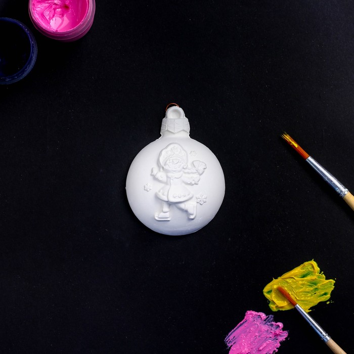 Фигурка под раскраску (с подвесом) "Шар на елку со Снегурочкой" 5х5см, белая