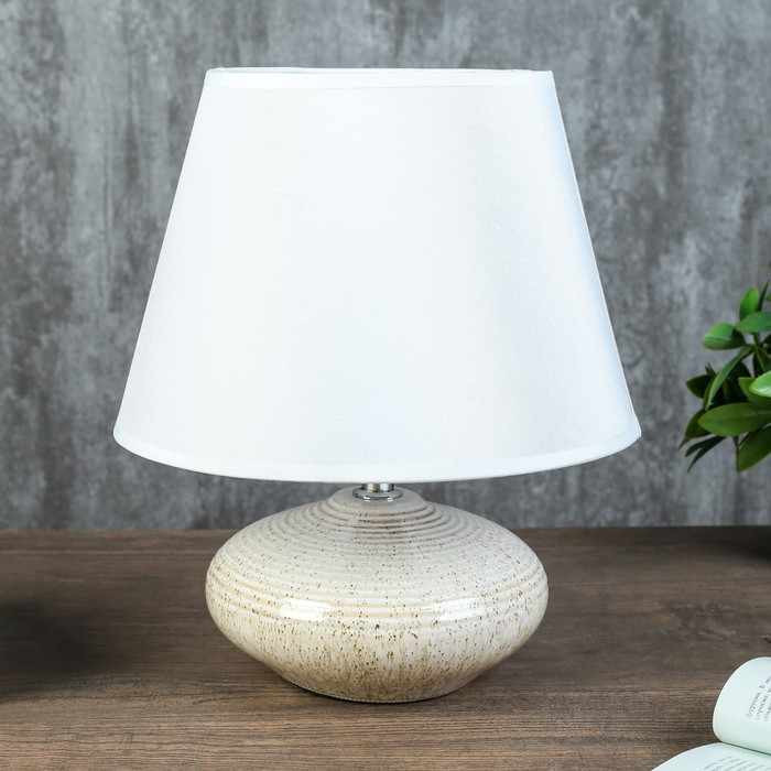 Светильник настольный "Варди" бело- серый 1x40W E27 22x22x28 см