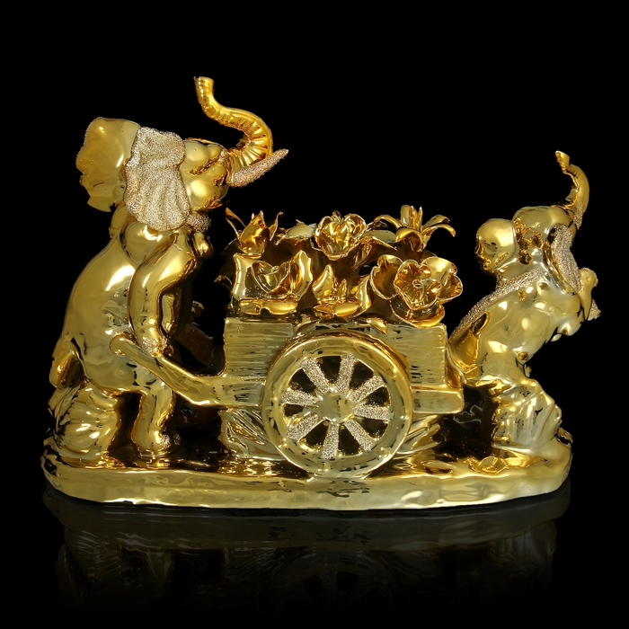 Нэцкэ "Два слона с цветочной тележкой" золотистый