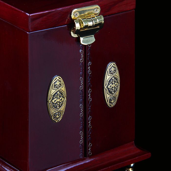 Часы Greenwich Meridian из скорлупы яйца